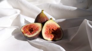 Figs on white cloth