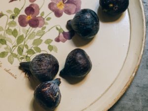 Ripe figs on a plate